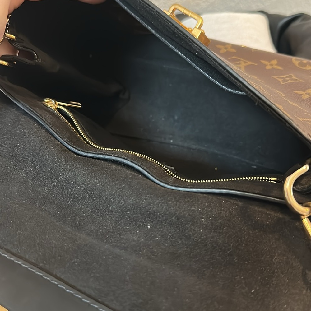 Louis Vuitton LV Monogram One Handle MM - Picture 12 of 16